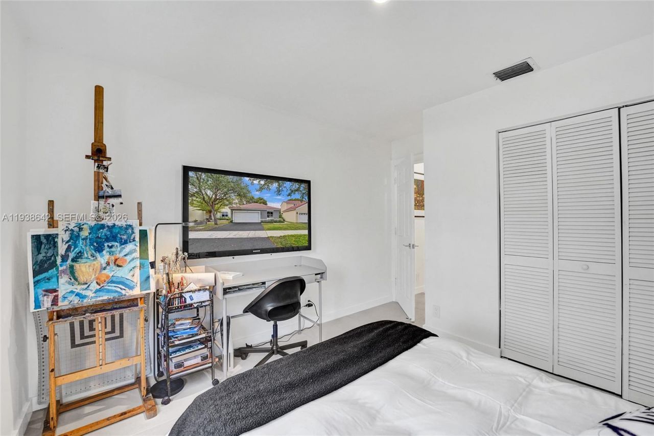 648 Sand Creek Cir, Weston, FL 33327 Photo