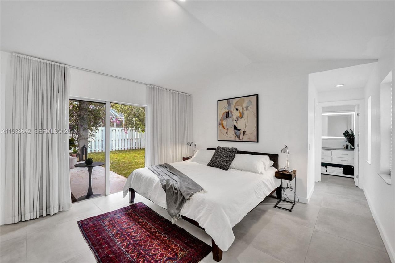 648 Sand Creek Cir, Weston, FL 33327 Photo