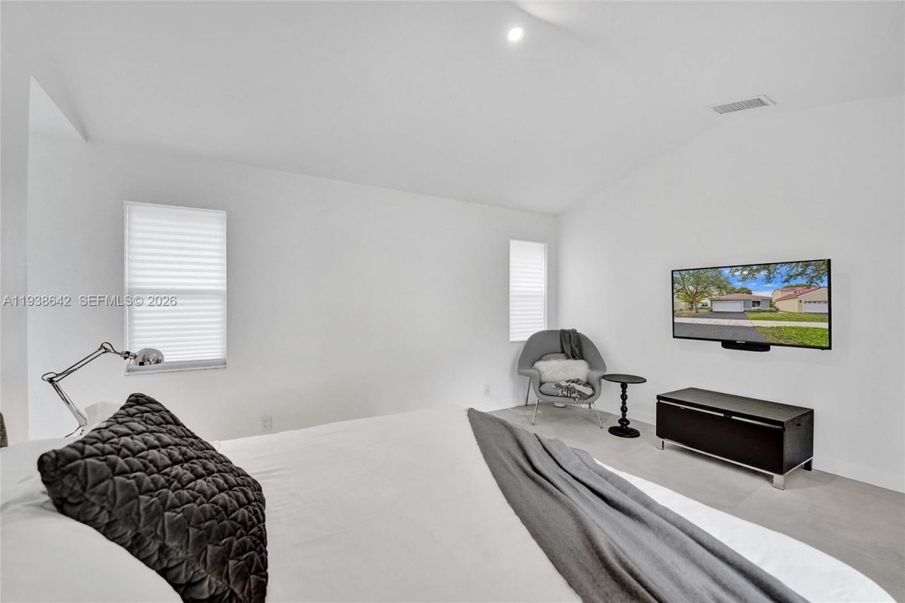 648 Sand Creek Cir, Weston, FL 33327 Photo