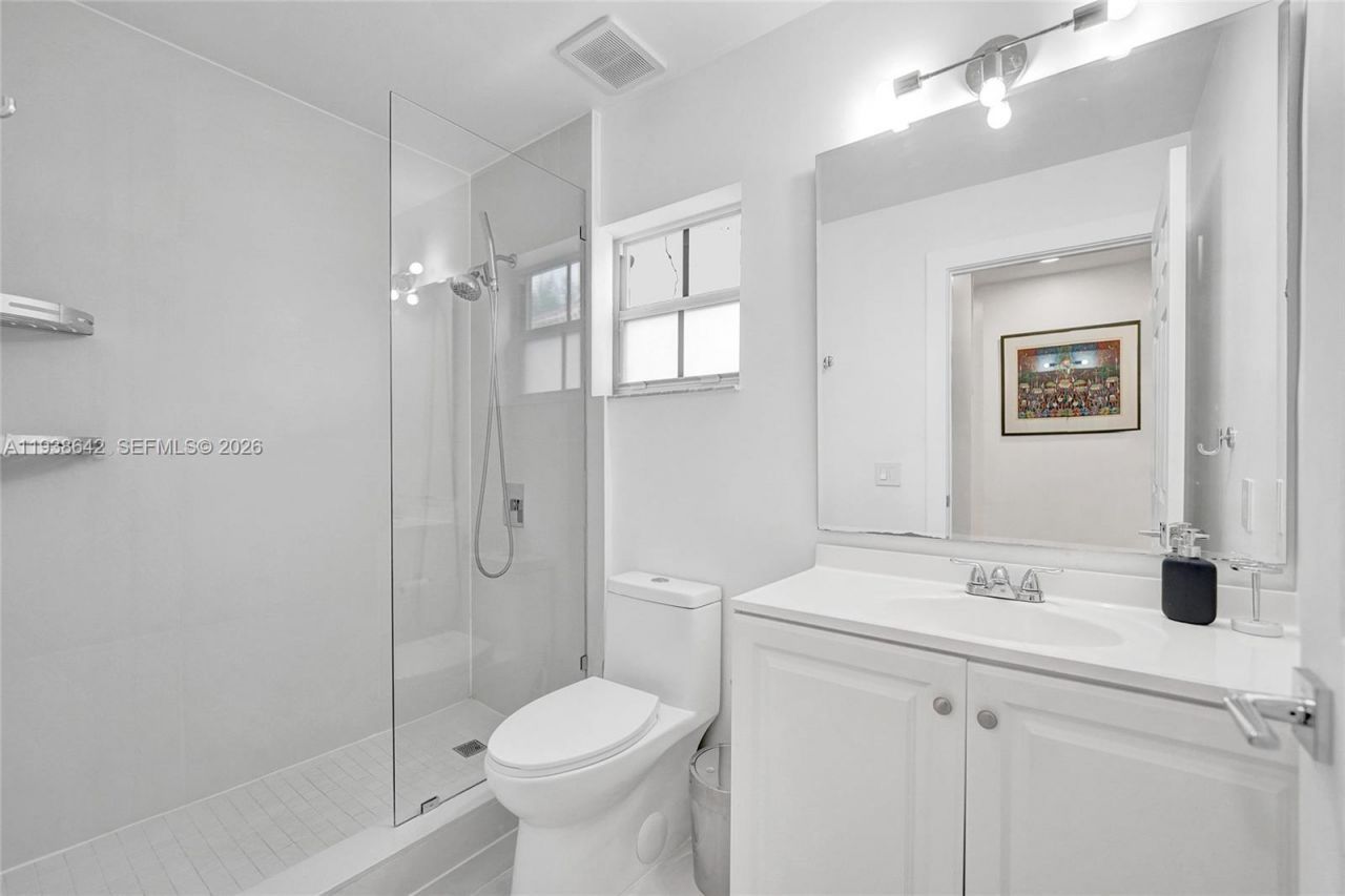 648 Sand Creek Cir, Weston, FL 33327 Photo