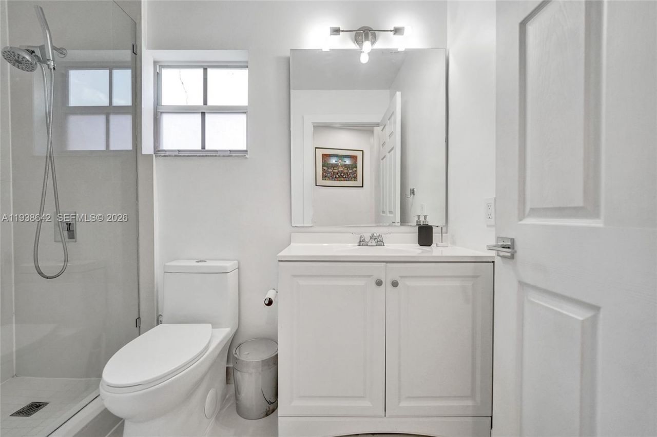 648 Sand Creek Cir, Weston, FL 33327 Photo