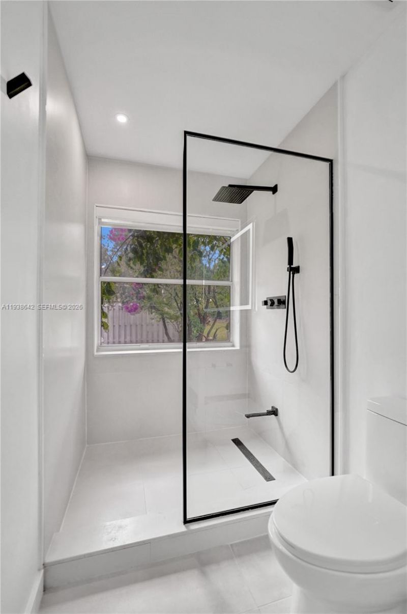 648 Sand Creek Cir, Weston, FL 33327 Photo