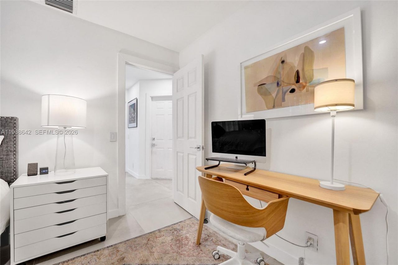 648 Sand Creek Cir, Weston, FL 33327 Photo