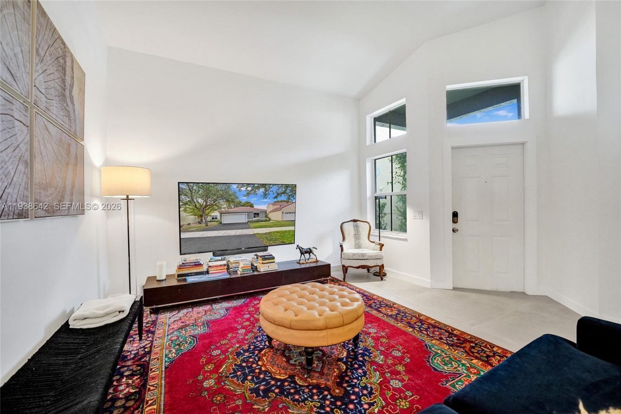 648 Sand Creek Cir, Weston, FL 33327 Photo