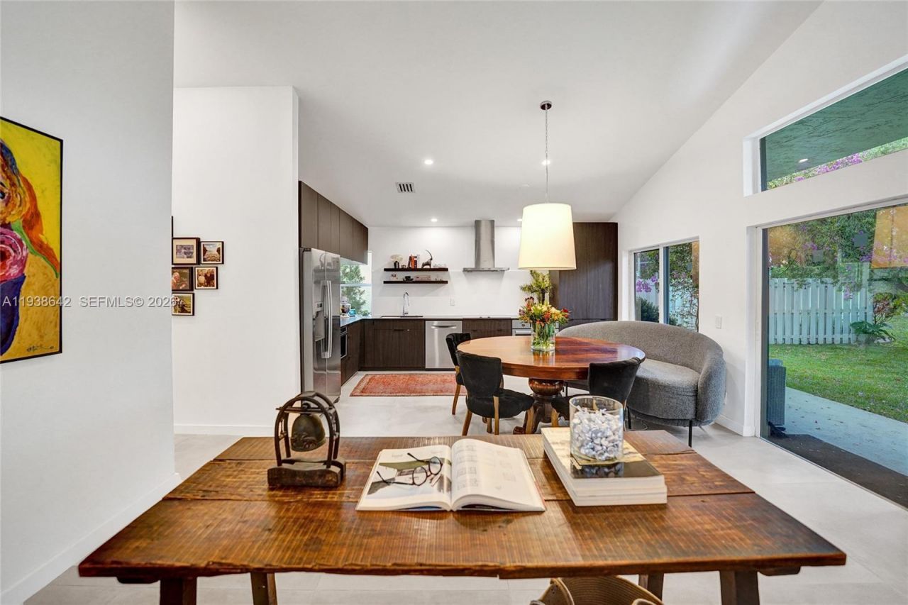 648 Sand Creek Cir, Weston, FL 33327 Photo