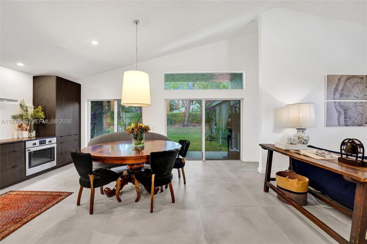 648 Sand Creek Cir, Weston, FL 33327 Photo