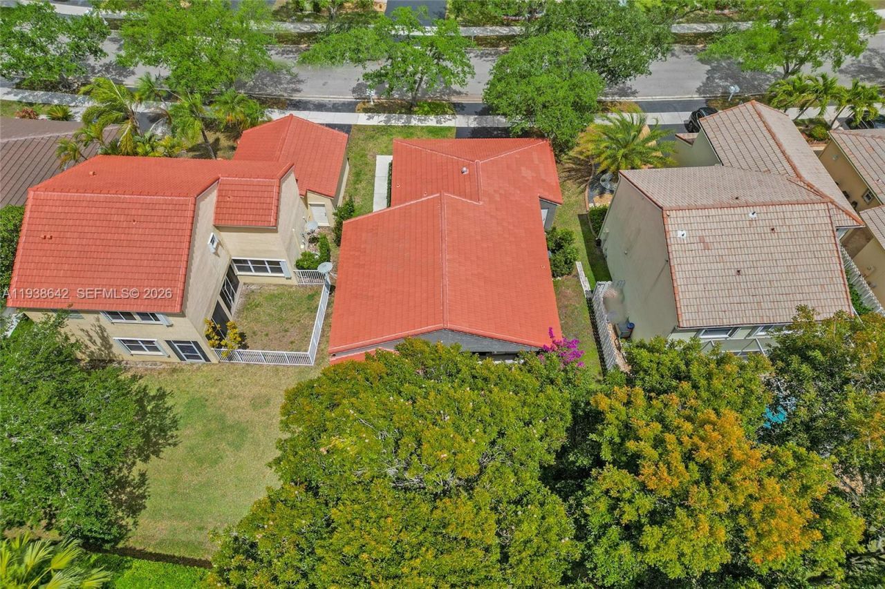 648 Sand Creek Cir, Weston, FL 33327 Photo