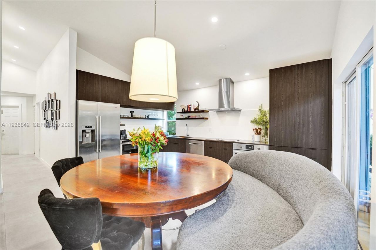 648 Sand Creek Cir, Weston, FL 33327 Photo