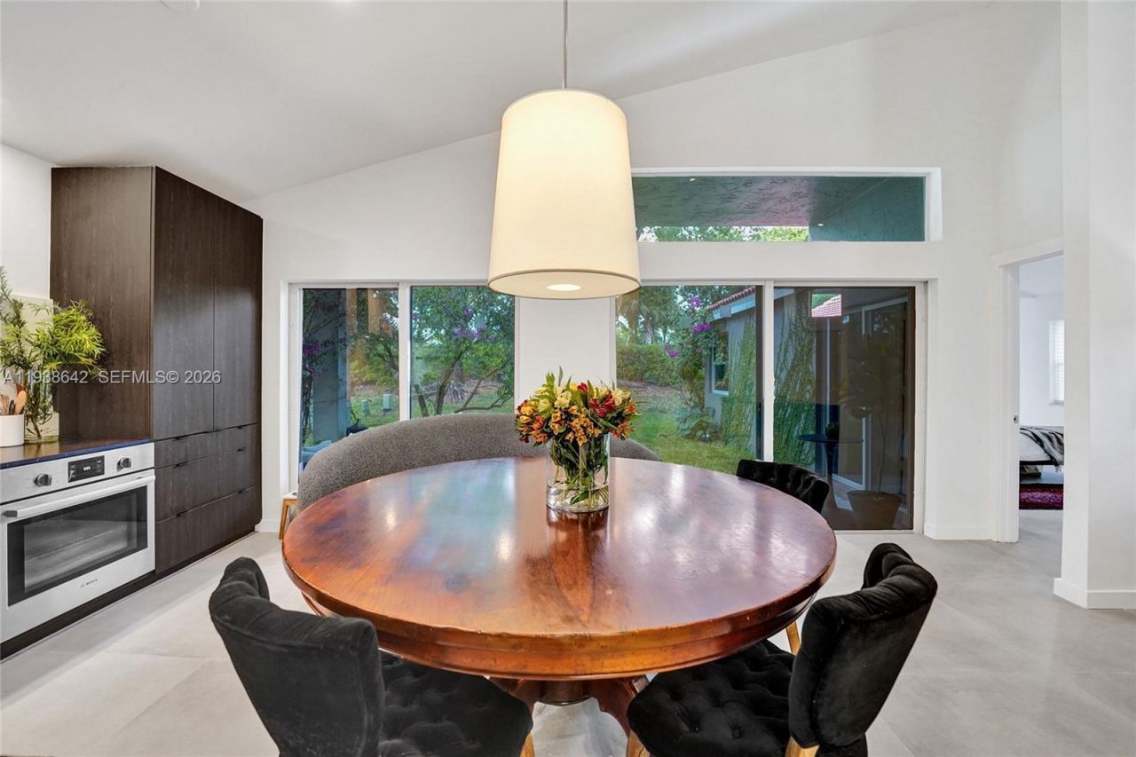 648 Sand Creek Cir, Weston, FL 33327 Photo