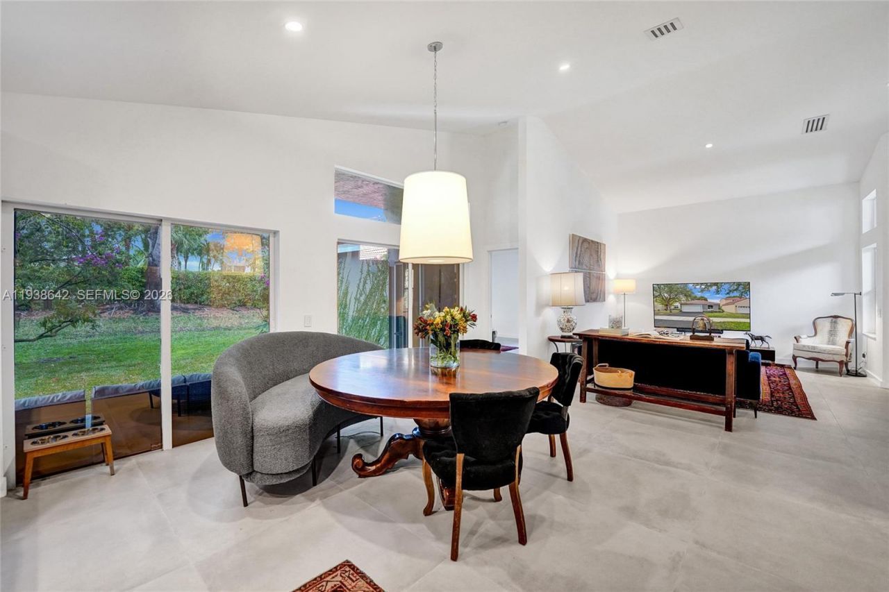 648 Sand Creek Cir, Weston, FL 33327 Photo