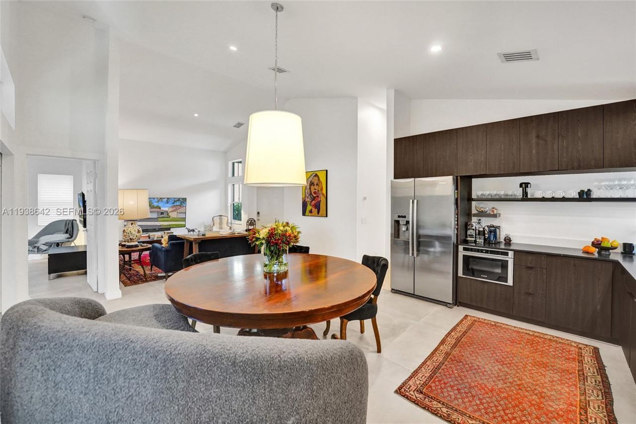 648 Sand Creek Cir, Weston, FL 33327 Photo