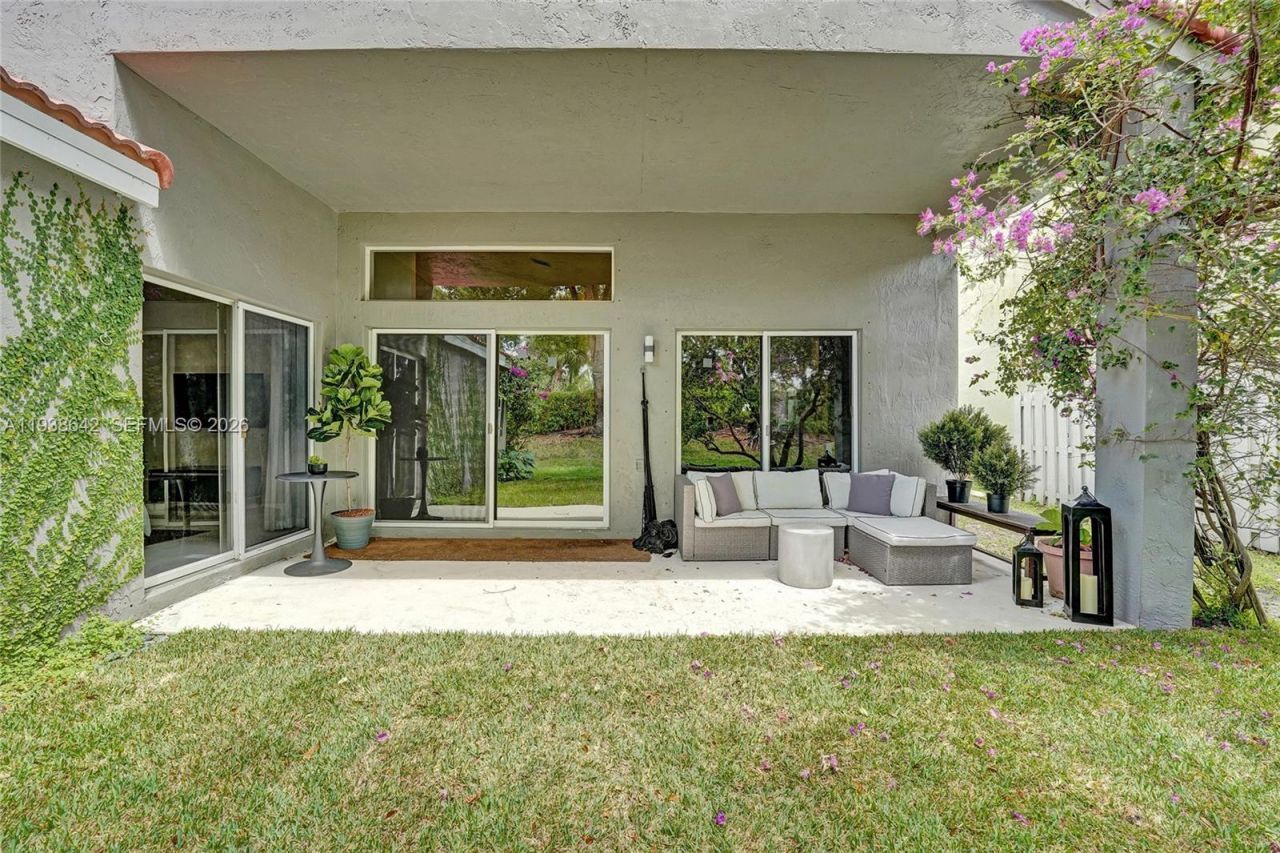 648 Sand Creek Cir, Weston, FL 33327 Photo