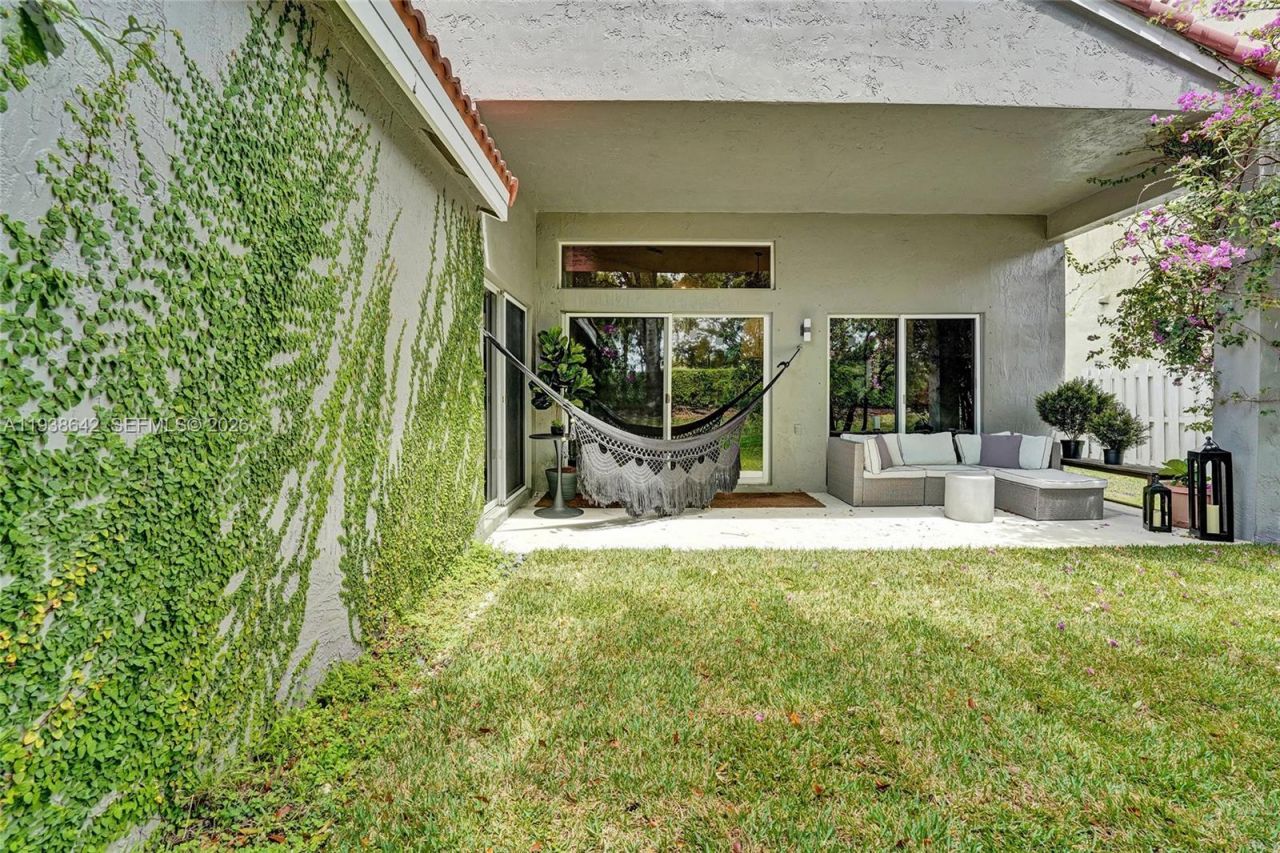 648 Sand Creek Cir, Weston, FL 33327 Photo