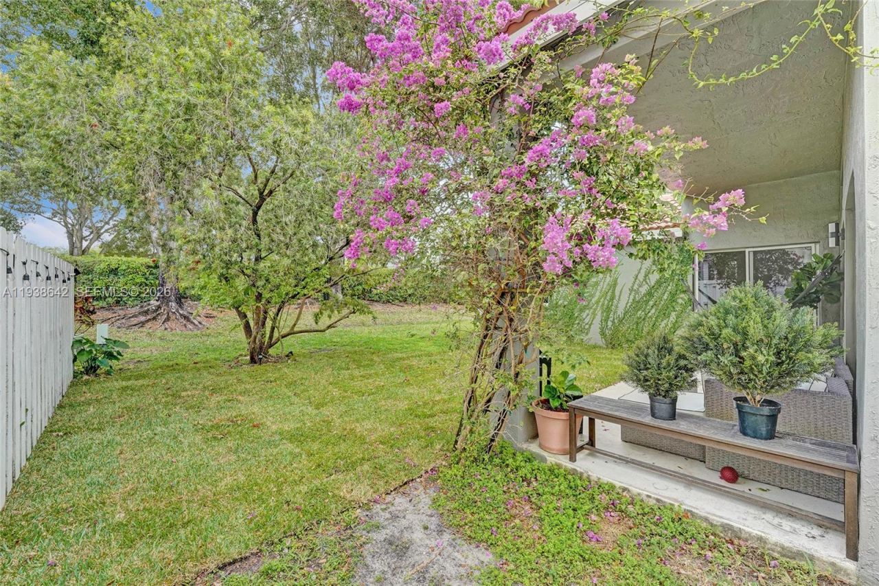 648 Sand Creek Cir, Weston, FL 33327 Photo