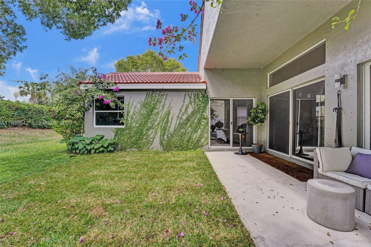 648 Sand Creek Cir, Weston, FL 33327 Photo