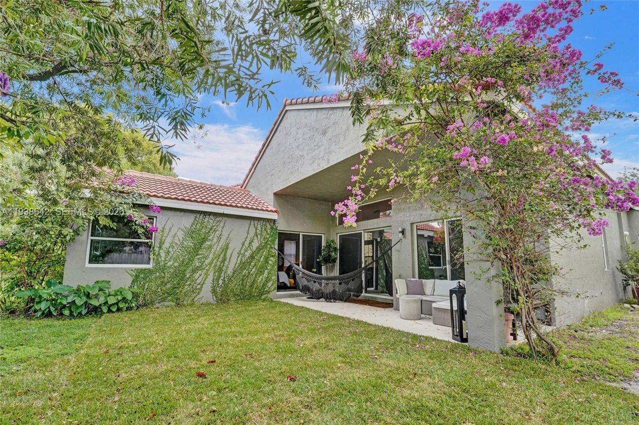 648 Sand Creek Cir, Weston, FL 33327 Photo