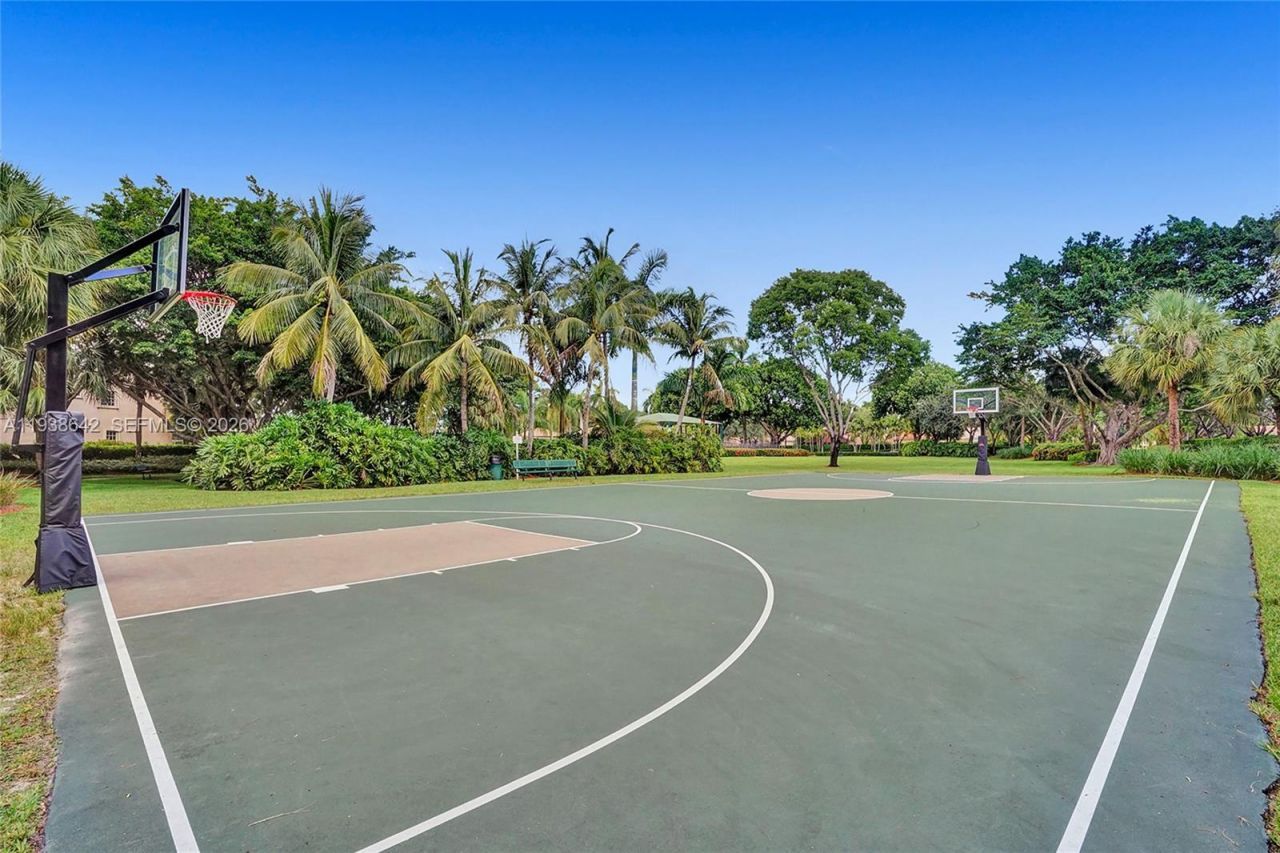 648 Sand Creek Cir, Weston, FL 33327 Photo