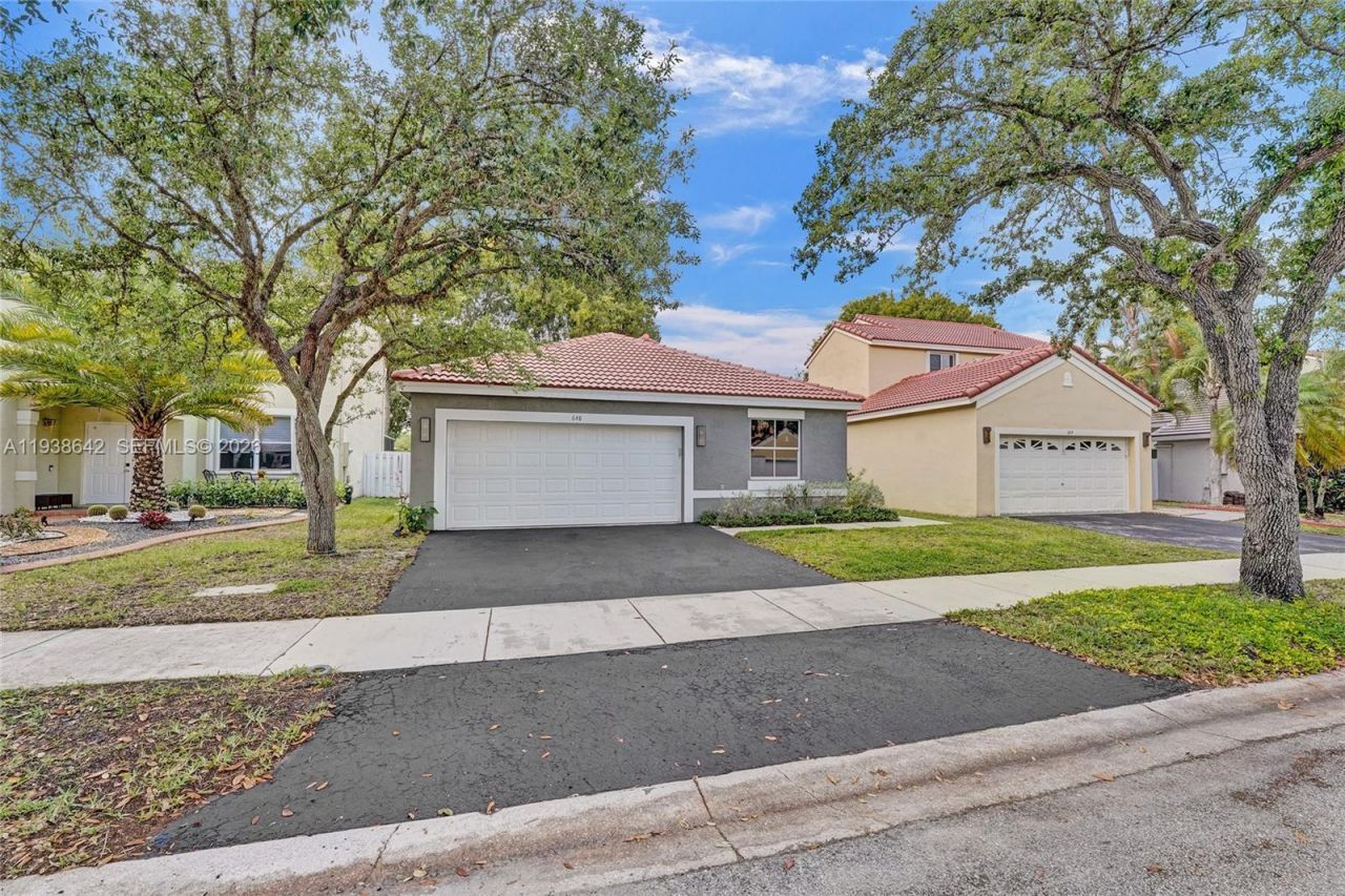 648 Sand Creek Cir, Weston, FL 33327 Photo