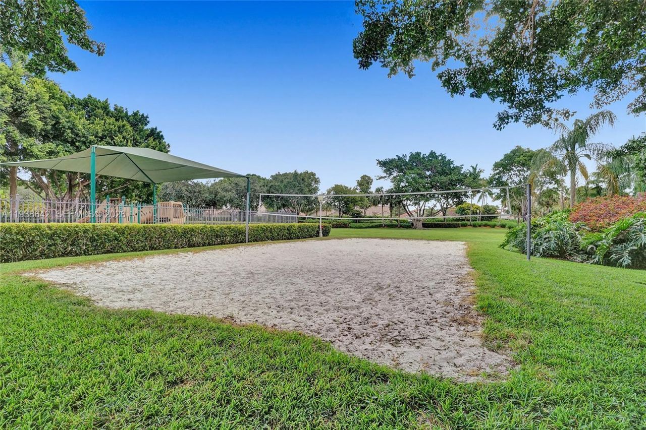 648 Sand Creek Cir, Weston, FL 33327 Photo