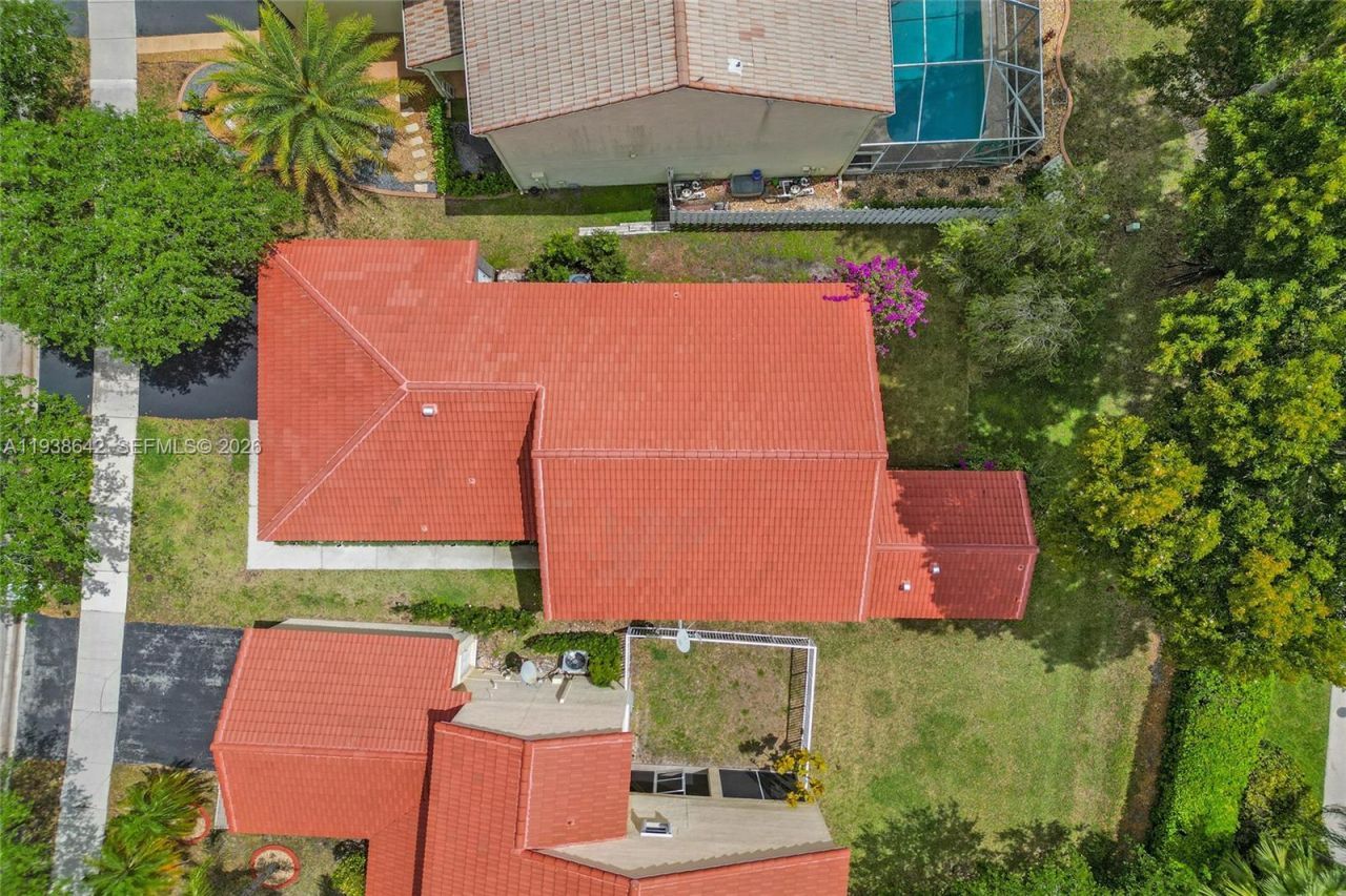 648 Sand Creek Cir, Weston, FL 33327 Photo