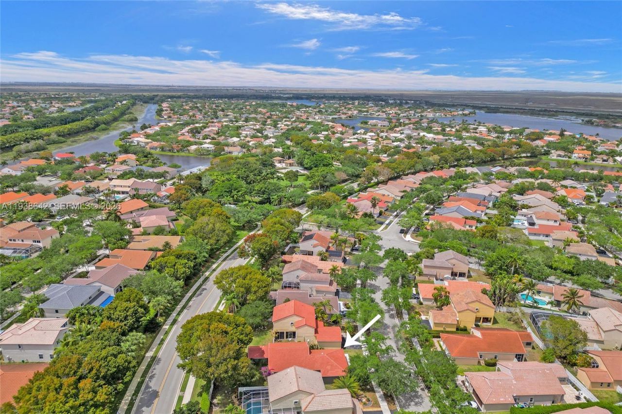 648 Sand Creek Cir, Weston, FL 33327 Photo