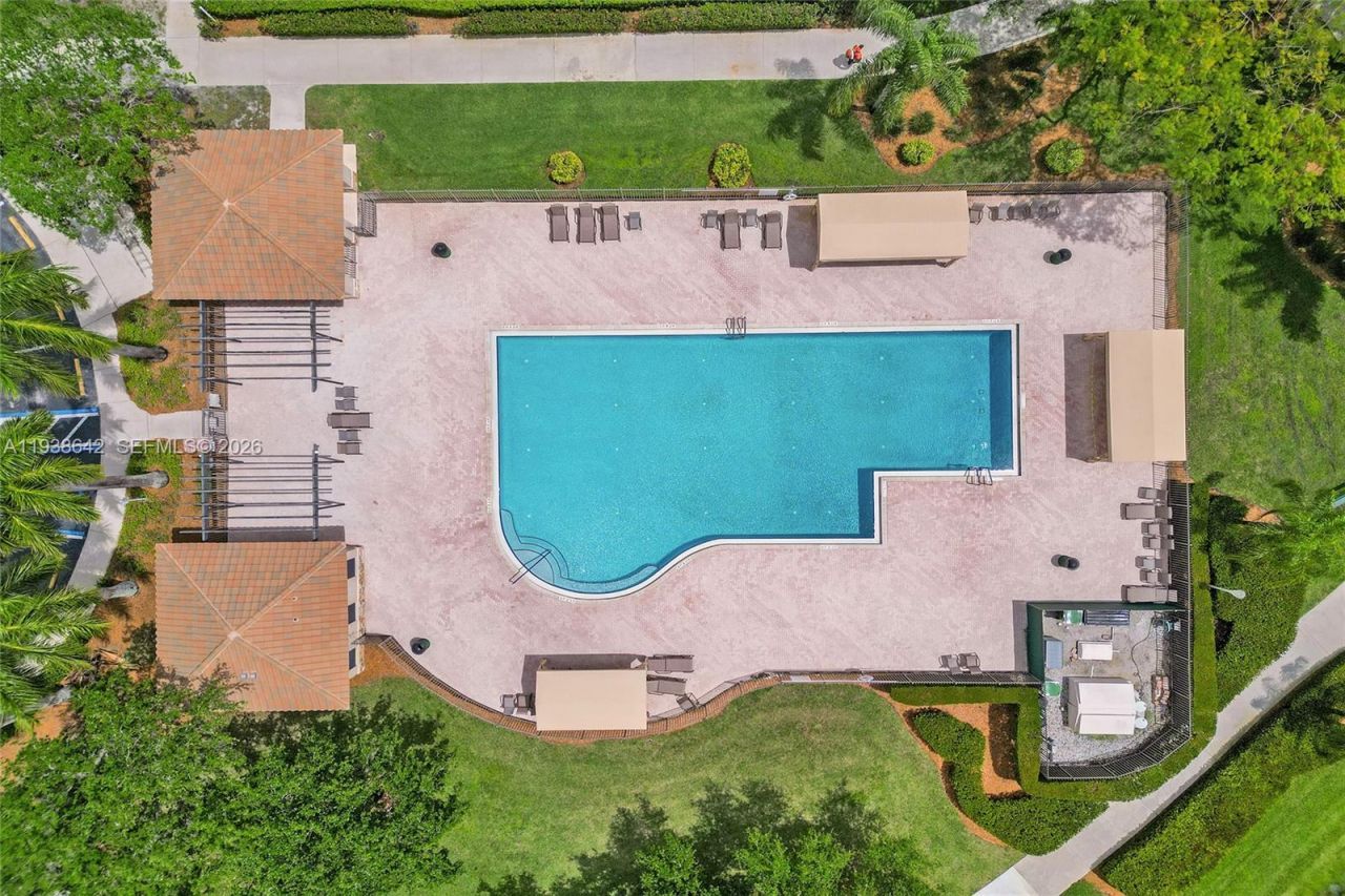 648 Sand Creek Cir, Weston, FL 33327 Photo