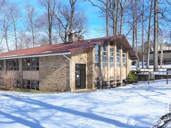 301 N Main St, Bethesda, OH 43719