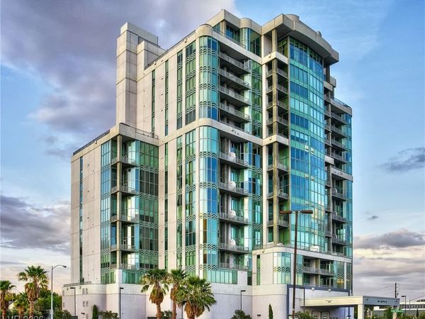 360 E Desert Inn Road, Unit 403, Las Vegas, NV 89109