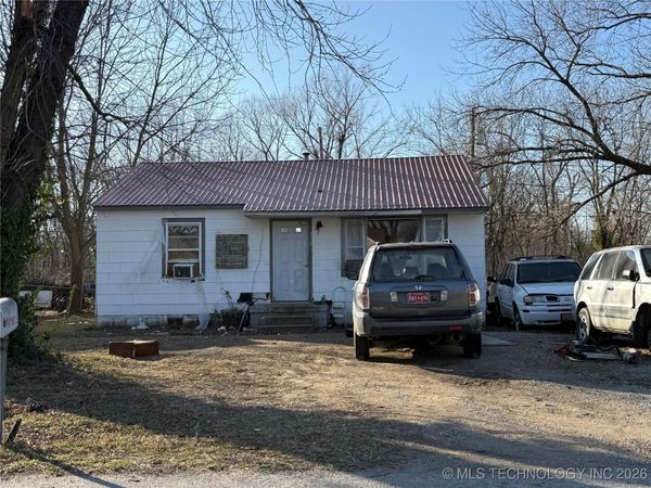 2101 S Johnstone , Bartlesville, OK 74003