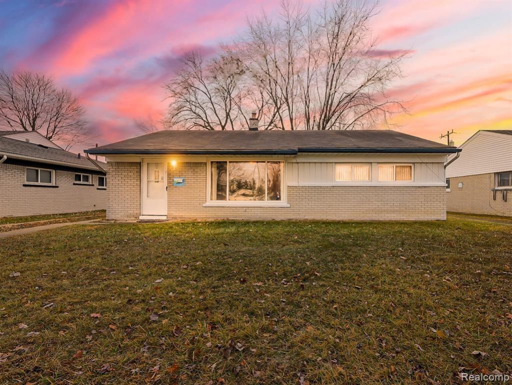 948 E Kalama Avenue, Madison Heights, MI 48071 Main Photo