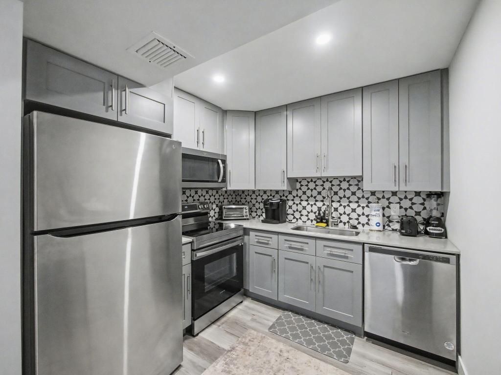 112 Claremont Lane, Palm Beach Shores, FL 33404 Photo