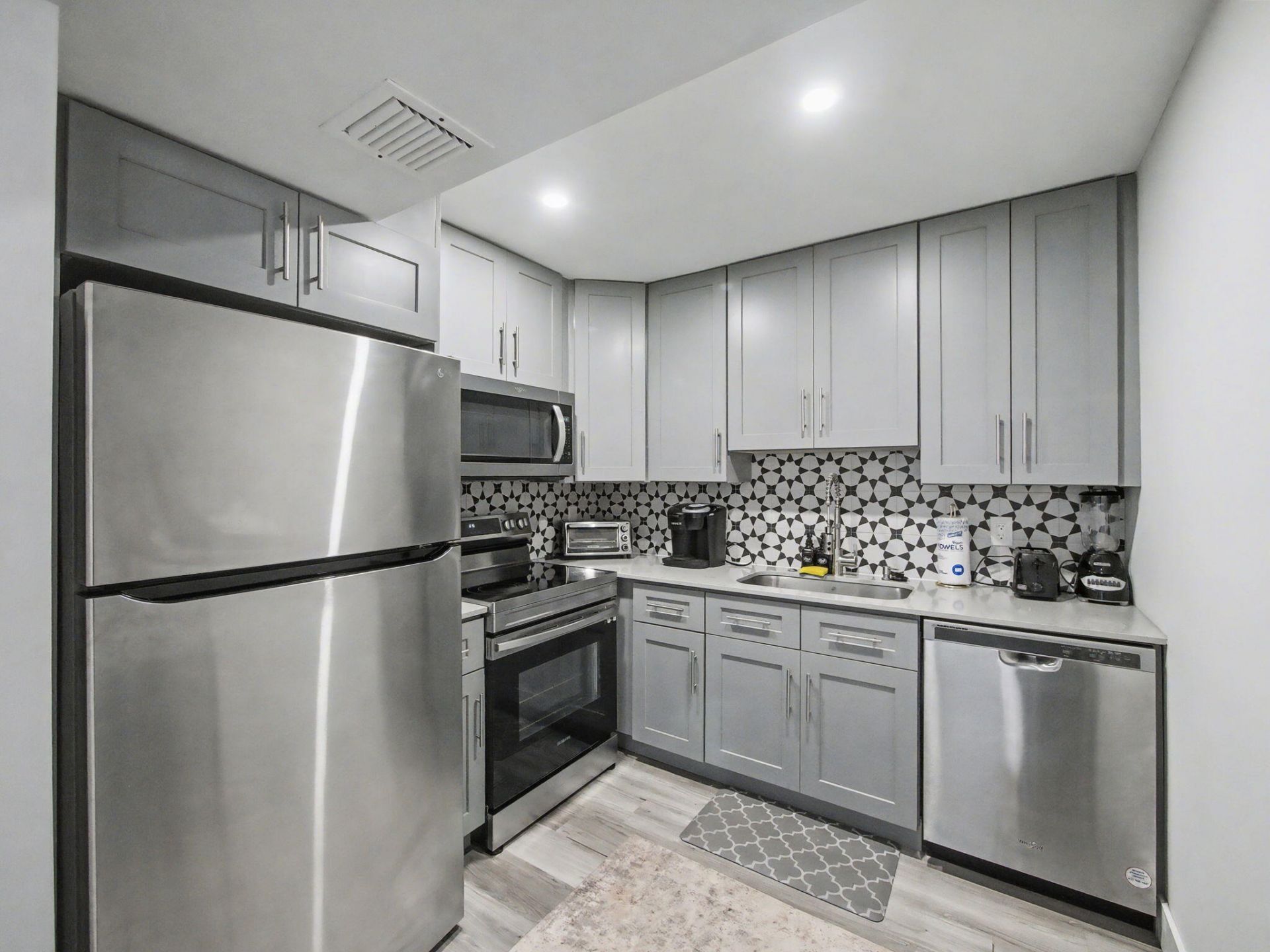 112 Claremont Lane, Palm Beach Shores, FL 33404 Photo