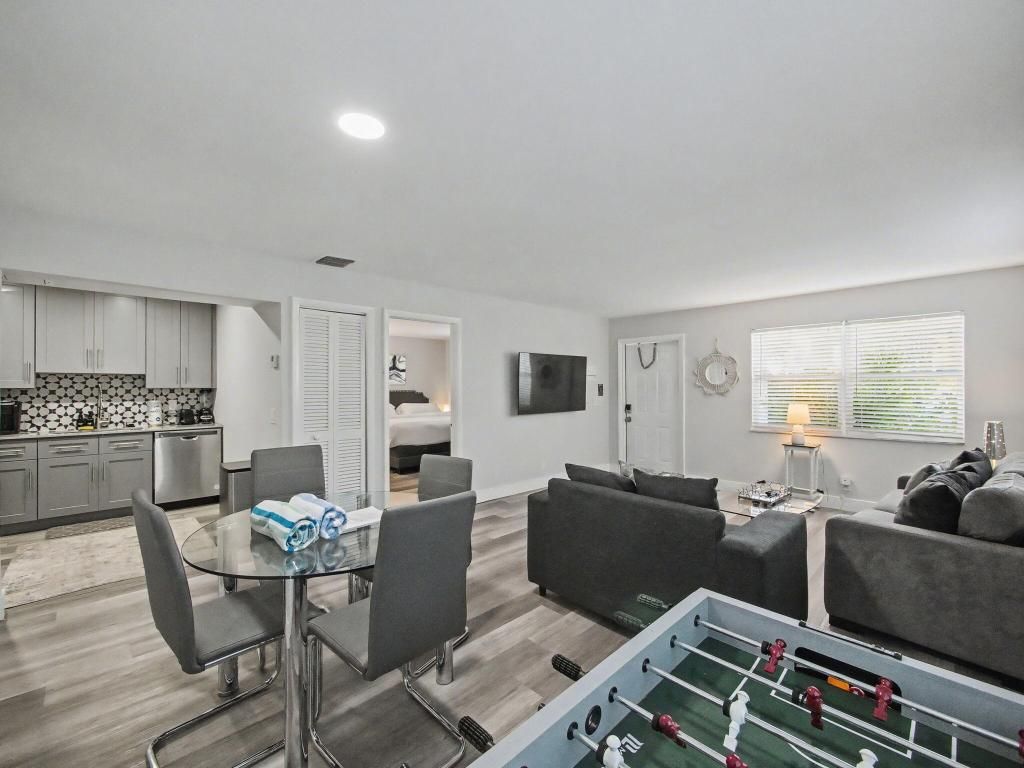 112 Claremont Lane, Palm Beach Shores, FL 33404 Photo