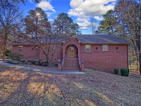 209 Hickory Hills Drive, Russellville, AR 72802