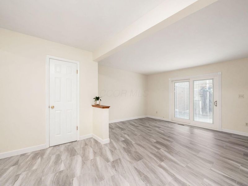 1295 Woodbrook Lane, Unit 223, Columbus, OH 43223 Photo 10