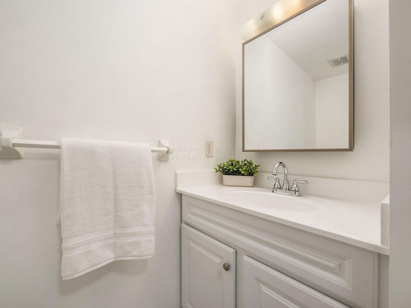 1295 Woodbrook Lane, Unit 223, Columbus, OH 43223 Photo 15