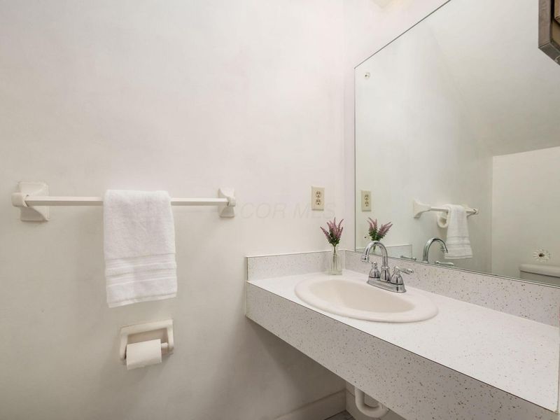 1295 Woodbrook Lane, Unit 223, Columbus, OH 43223 Photo 20