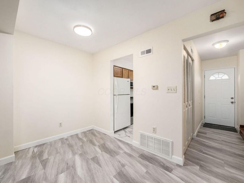 1295 Woodbrook Lane, Unit 223, Columbus, OH 43223 Photo 8