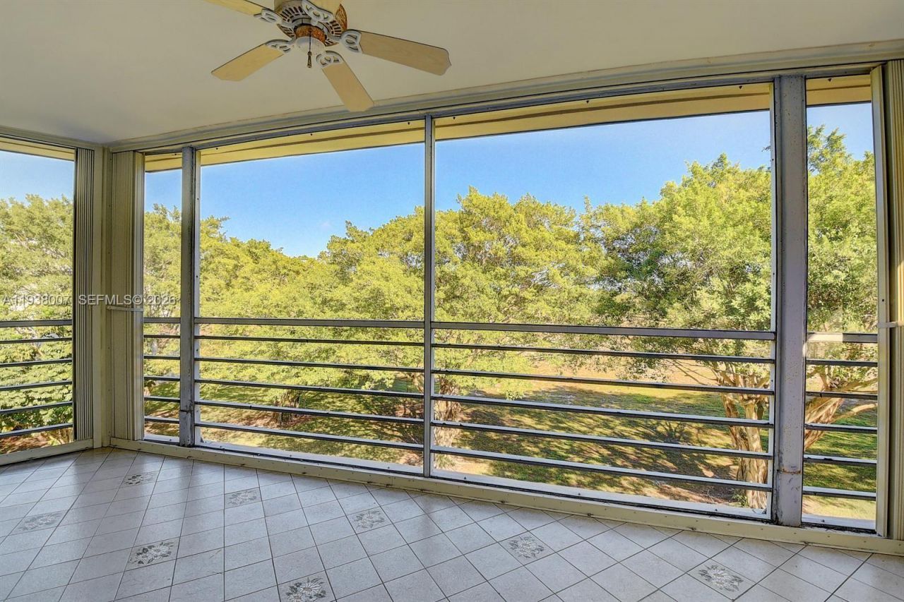 6300 NW 2nd Ave, Unit 403, Boca Raton, FL 33487 Photo