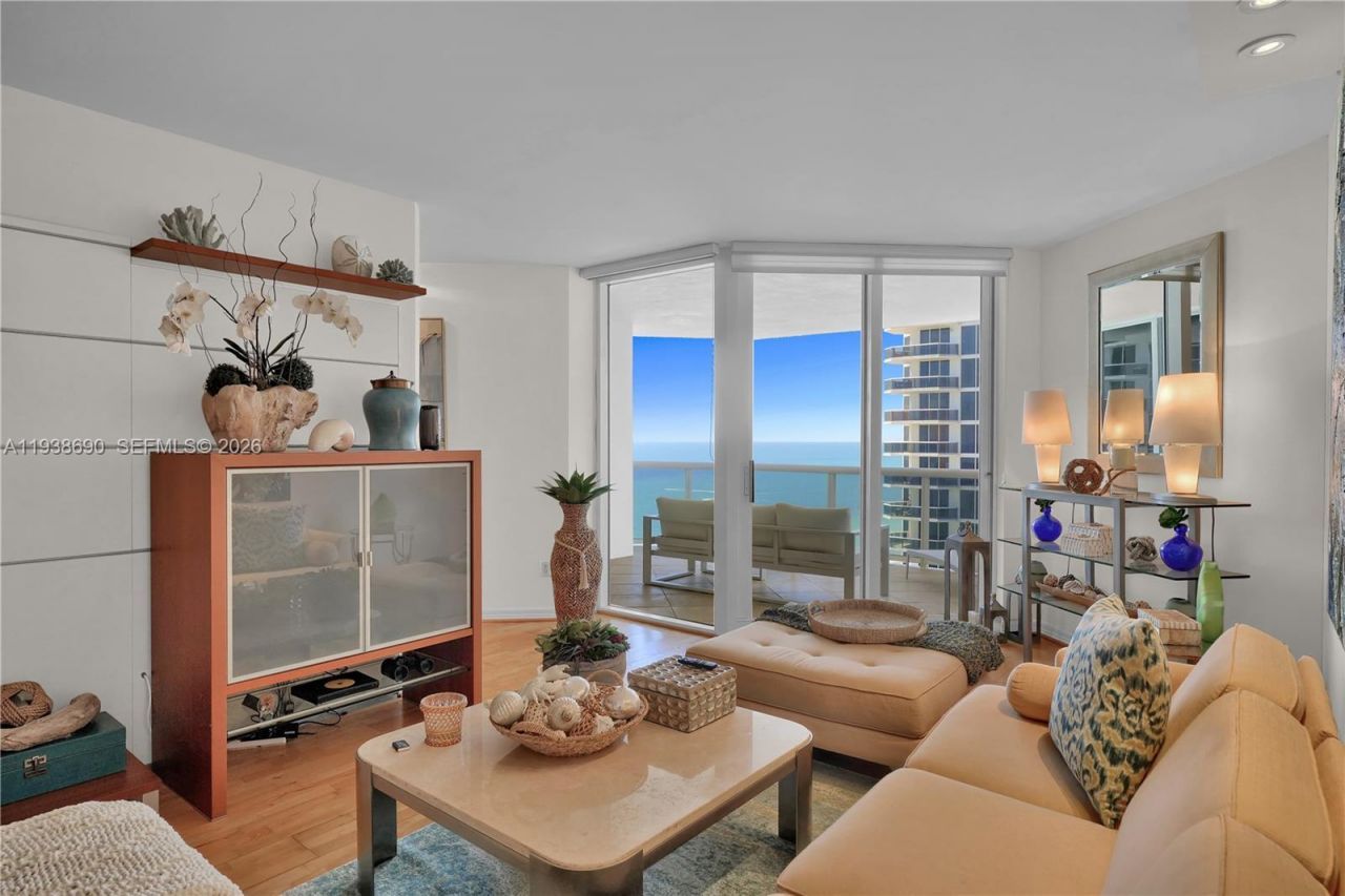 4779 Collins Ave, Unit 3104, Miami Beach, FL 33140 Photo