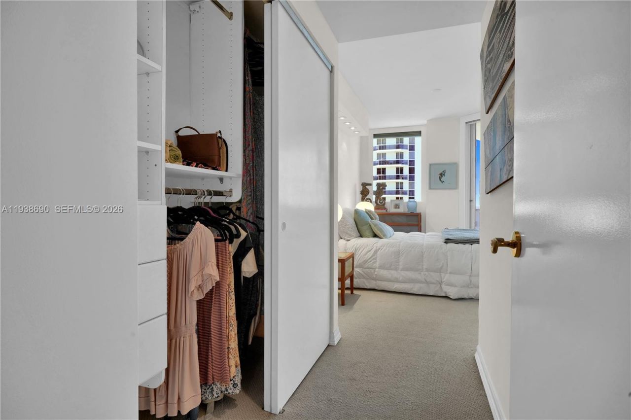 4779 Collins Ave, Unit 3104, Miami Beach, FL 33140 Photo