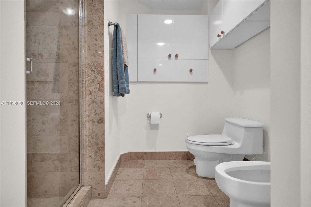 4779 Collins Ave, Unit 3104, Miami Beach, FL 33140 Photo