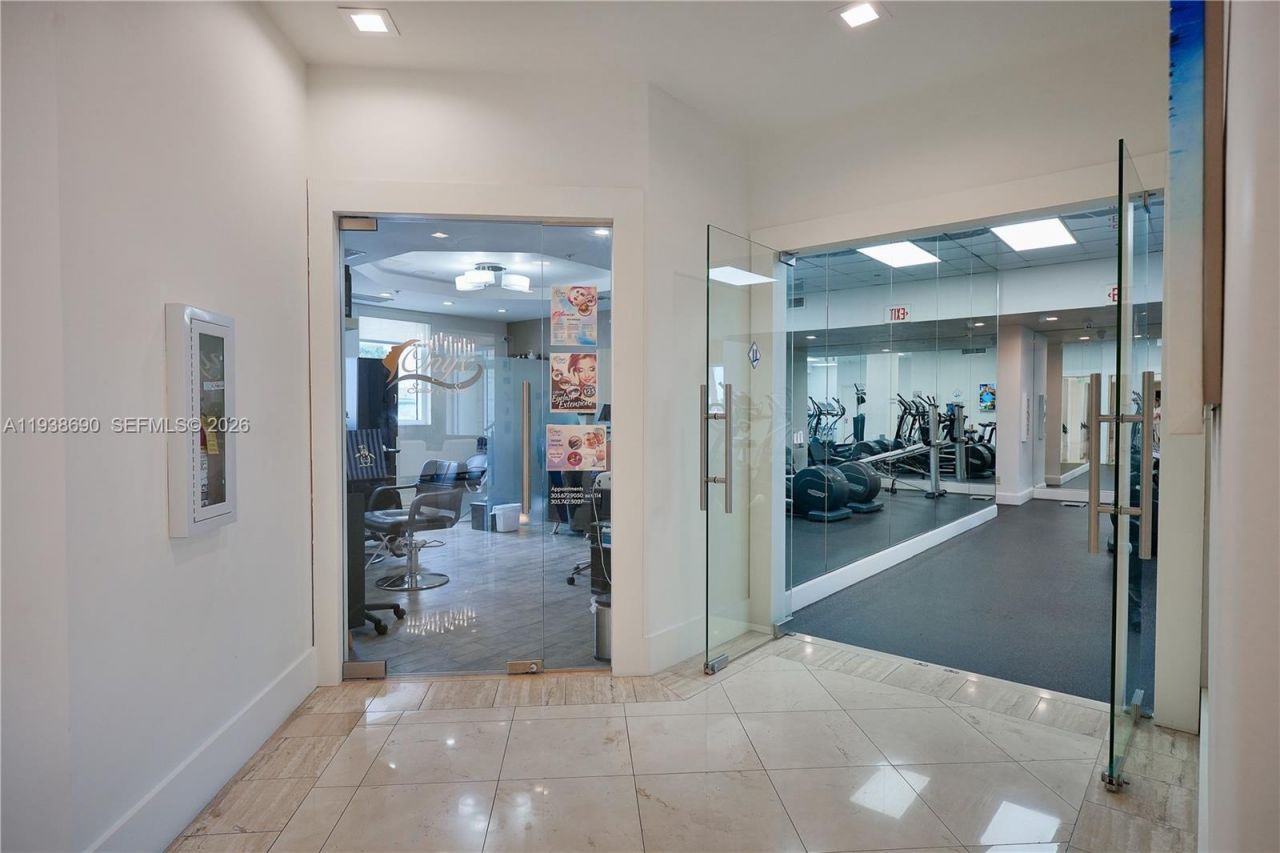 4779 Collins Ave, Unit 3104, Miami Beach, FL 33140 Photo