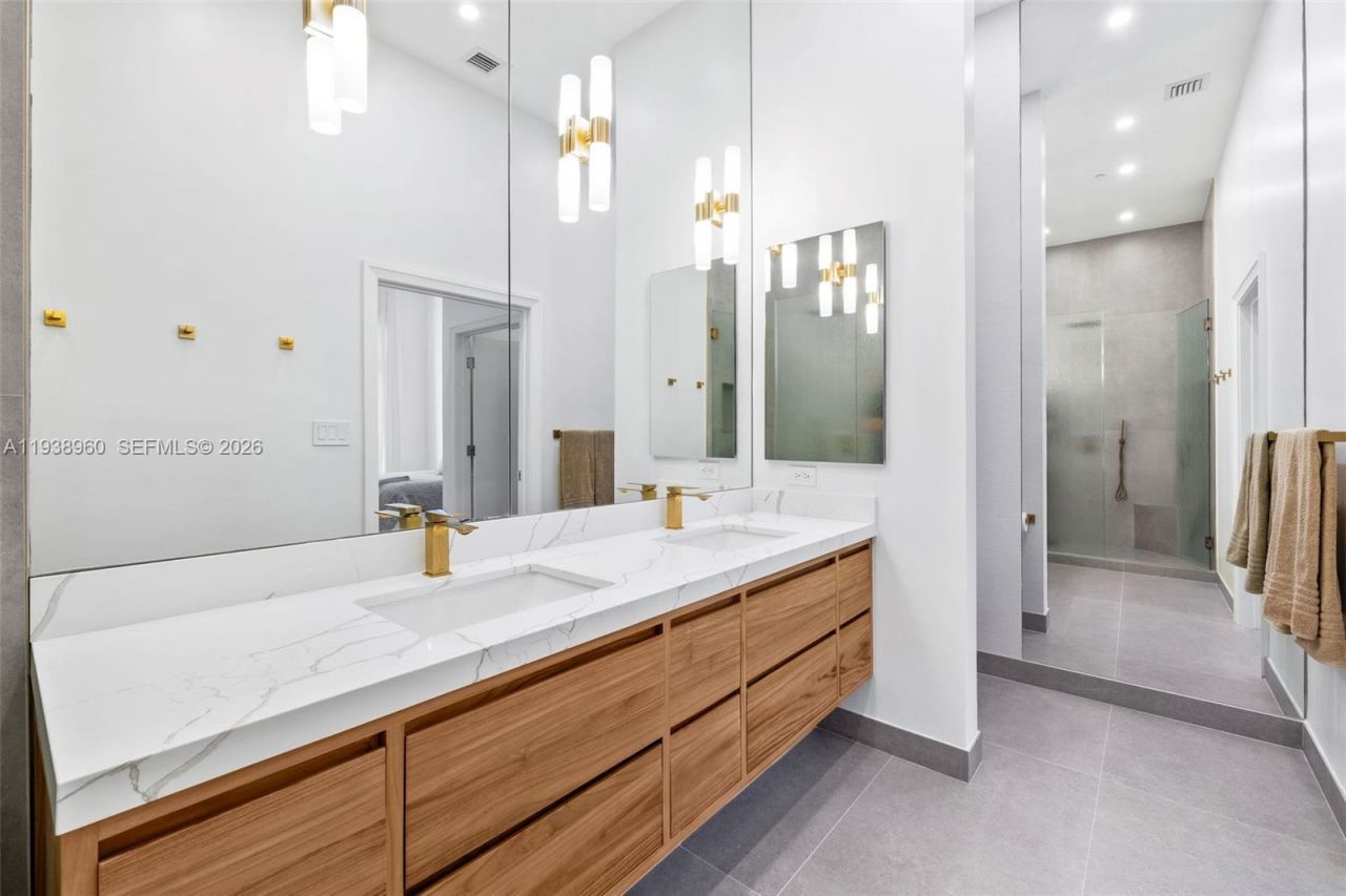 2001 Meridian Ave, Unit 107, Miami Beach, FL 33139 Photo