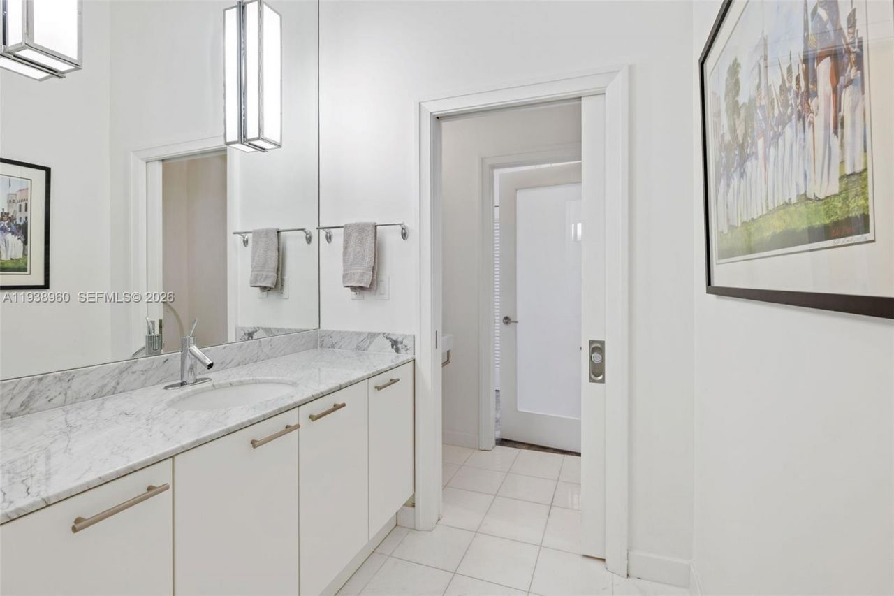 2001 Meridian Ave, Unit 107, Miami Beach, FL 33139 Photo