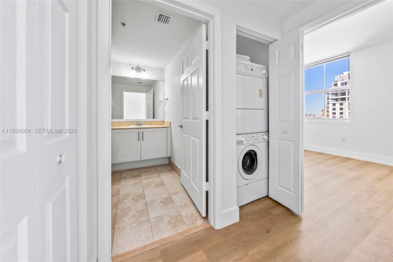 357 Almeria Ave, Unit 1106, Coral Gables, FL 33134 Photo