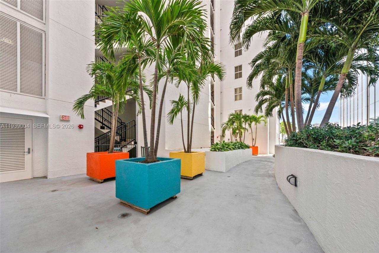 357 Almeria Ave, Unit 1106, Coral Gables, FL 33134 Photo