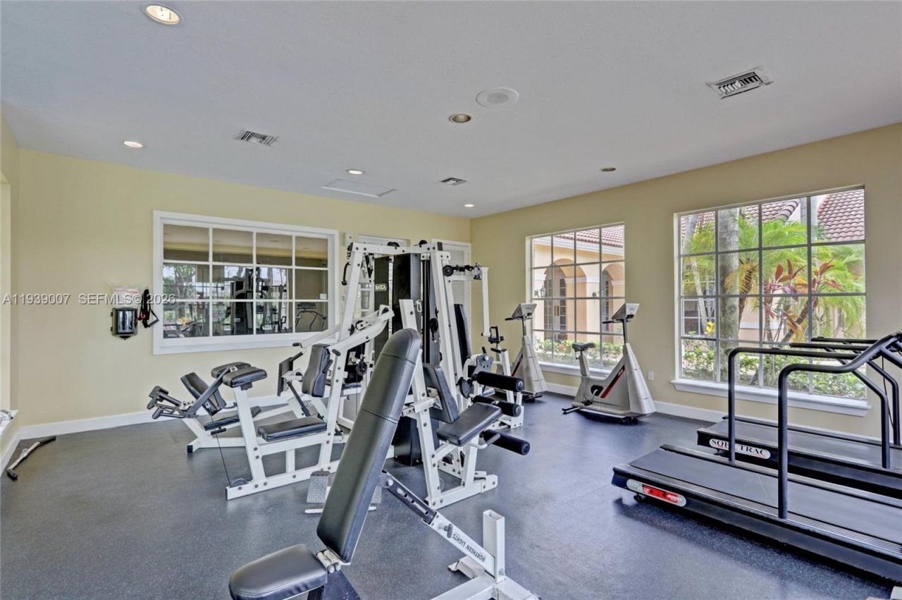 1727 Village Blvd, Unit 102, West Palm Beach, FL 33409 Photo