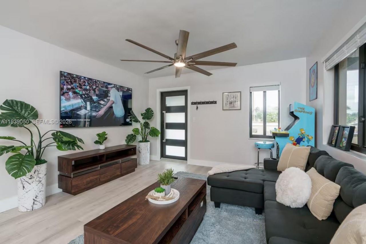 1721 SW 11th Ter, Miami, FL 33135 Photo