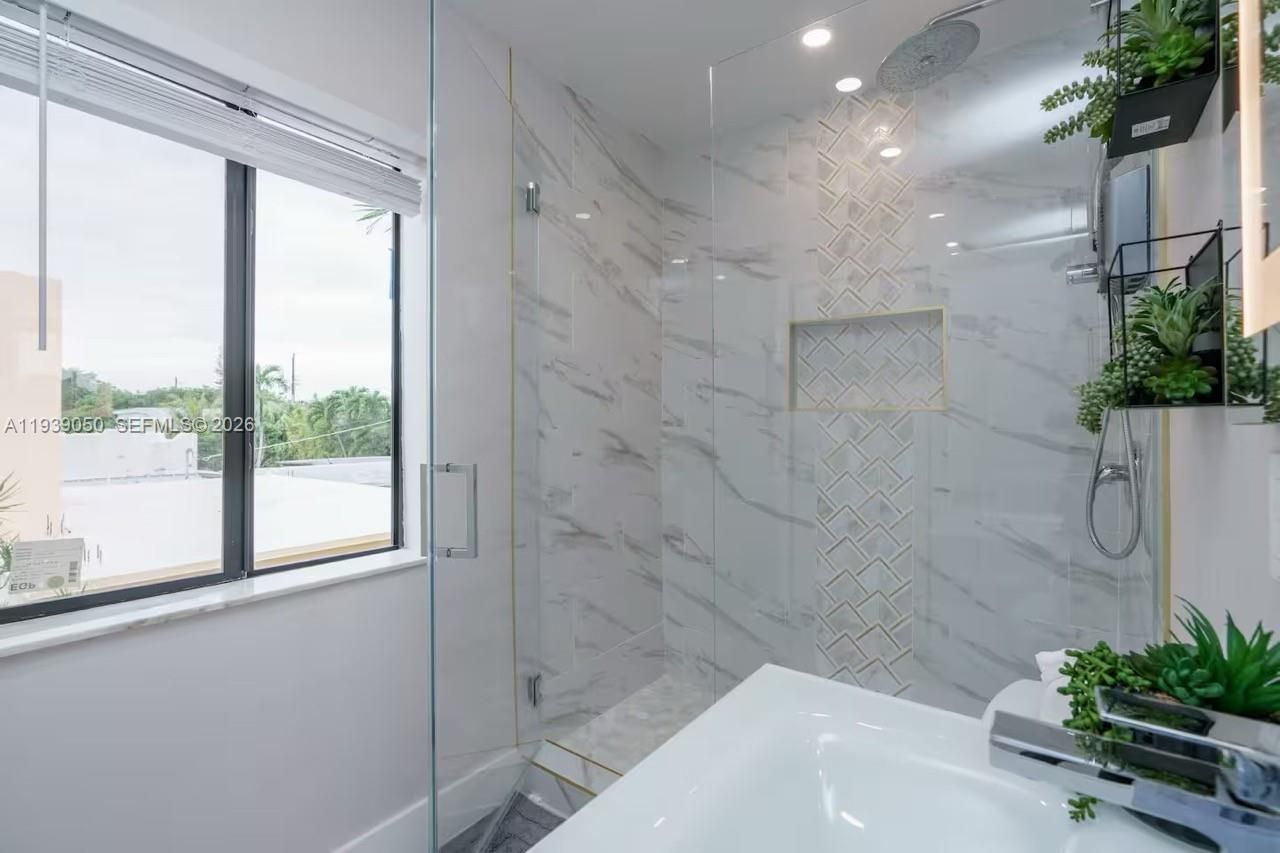 1721 SW 11th Ter, Miami, FL 33135 Photo